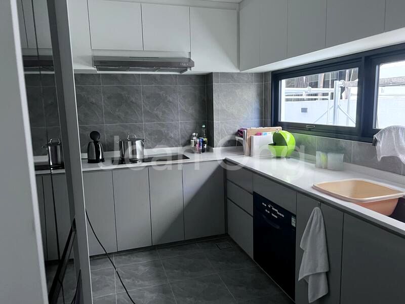 10 Bed Bungalow (Landed) for Sale in  Coronation Road - Image 6